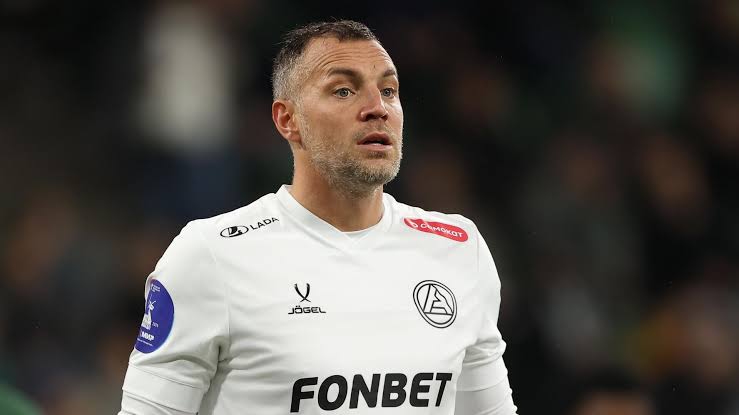 Артём Дзюба может передумать завершать карьеру летом ТАСС 37 летнего форварда вдохновил пример хоккеиста Александра Радулова который в 39 лет продлил контракт с Локомотивом ещё на год