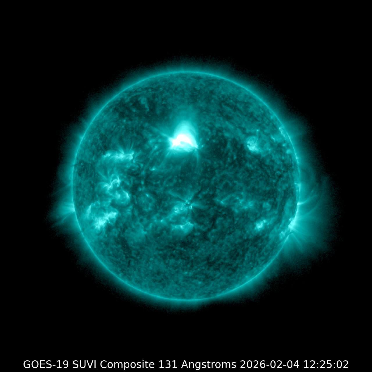 На Земле началась магнитная буря В настоящий момент уровень составляет G1 слабые бури но в течение суток возможен рост до уровня G2 G3 предупредили в Лаборатории солнечной астрономии Института космических исследований РАН Накануне на Солнце произошла мощная вспышка класса Х4 2