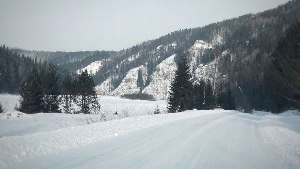 МТС обеспечила связью 18 поселков в Манско Уярском округе Компания МТС завершила работы по расширению покрытия 4G в Манско Уярском округе Красноярского края Новые базовые станции запущены в 18 населенных пунктах где проживает более 20 тысяч человек Связь появилась в селах Кияй Степной Баджей поселках Мина Большой Унгут и других Улучшения затронули и популярные туристические маршруты В зону покрытия вошли окрестности пещер Большой Орешной и Баджейской Директор МТС в Красноярском крае Сергей Егошин отметил что качественный интернет позволит туристам пользоваться навигацией и онлайн сервисами в поездках Также связь улучшена в транзитных населенных пунктах Первоманске Кускуне Шалинском и Иннокентьевке через которые проходят автомобильные маршруты на восток и юг региона