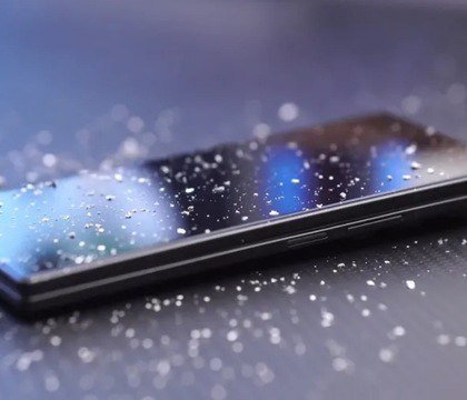 Перед официальной презентацией в сети появились изображения Samsung Galaxy Z Fold 7 Устройство получило более тонкий корпус и большую диагональ по сравнению с предыдущим Galaxy Fold 6. Незадолго до запланированной презентации в интернете появились фотографии нового складного смартфона Samsung Galaxy Z Fold 7. Изображения демонстрируют, что в развернутом состоянии устройство имеет толщину 4,7 мм в наиболее тонкой части. Читать далее