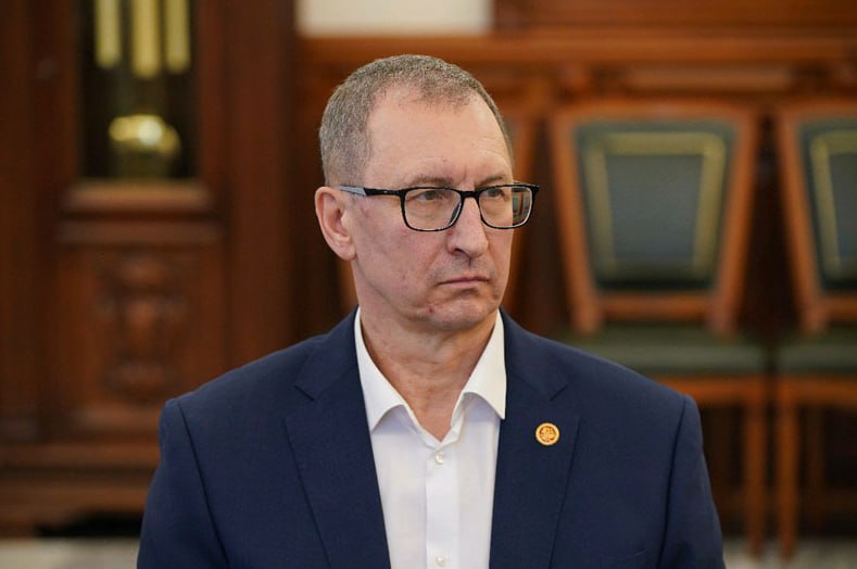 Назначен новый зампредправительства Кузбасса по АПК Губернатор Илья Середюк назначил на должность заместителя председателя Правительства Кузбасса министра сельского хозяйства Александра Кривцова который с 2015 года возглавлял аграрный Мариинский район Детальнее   avant partner ru news 18508 html