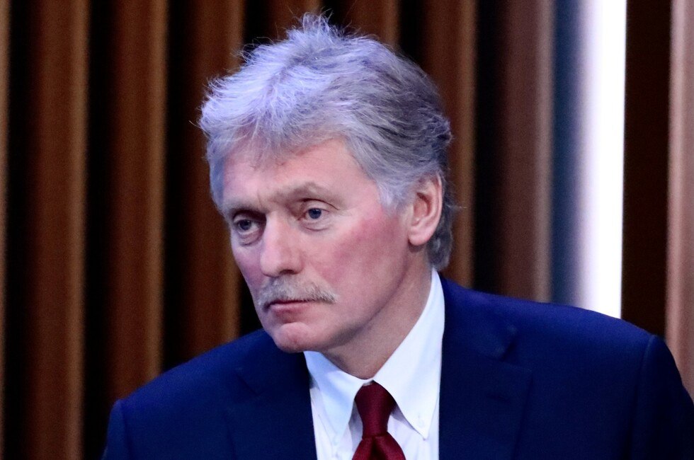 Песков назвал условие для организации встречи Путина и Зеленского ДАН: Написать нам , принципиальная возможность встречи сохраняется, но она должна стать результатом согласованных позиций по различным вопросам. «Скоро станут известны проекты меморандумов двух сторон, которые будут предоставлены, и речь пойдет о следующем раунде переговоров», — уточнил пресс-секретарь главы государства. Он также выразил признательность президенту США Дональду Трампу за его попытки выступить посредником в урегулировании конфликта. Песков подчеркнул, что Москва высоко ценит подобные инициативы, но напомнил о существовании принципиальных вопросов, по которым компромисс невозможен. А РФ, как и США, в первую очередь руководствуется своими национальными интересами, которые являются приоритетом как для страны, так и лично для Путина. Читать полностью