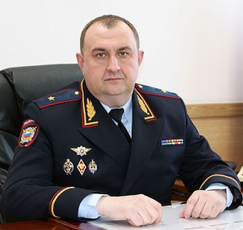 УМВД России по Орловской области возглавил Андрей Токарев Генерал майор назначен руководить полицией региона президентом Владимиром Путиным Токарев сменил на этом посту Юрия Савенкова занимавшего должность 16 лет После ухода из полиции Савенков стал заместителем губернатора Орловской области по региональной безопасности Вести Орел в Telegram в МАХ
