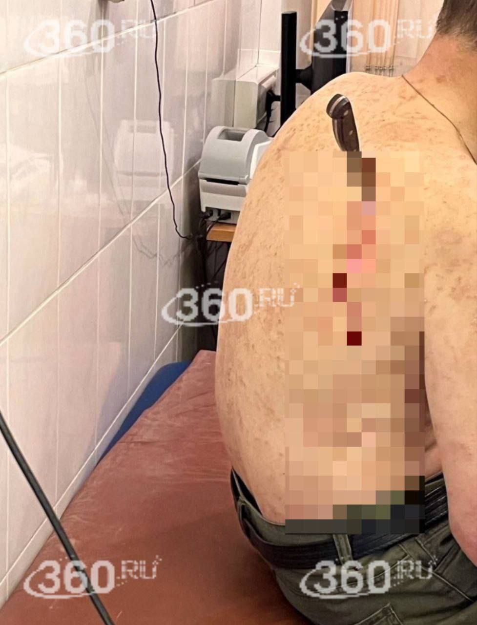 В Ступино пассажирка такси нанесла ножевое ранение водителю из за спора о дополнительной оплате в 190 рублей Конфликт возник после её просьбы изменить маршрут которую она отказалась компенсировать Пострадавший водитель остался жив инцидент произошёл при заказе машины через третье лицо mosreg поток