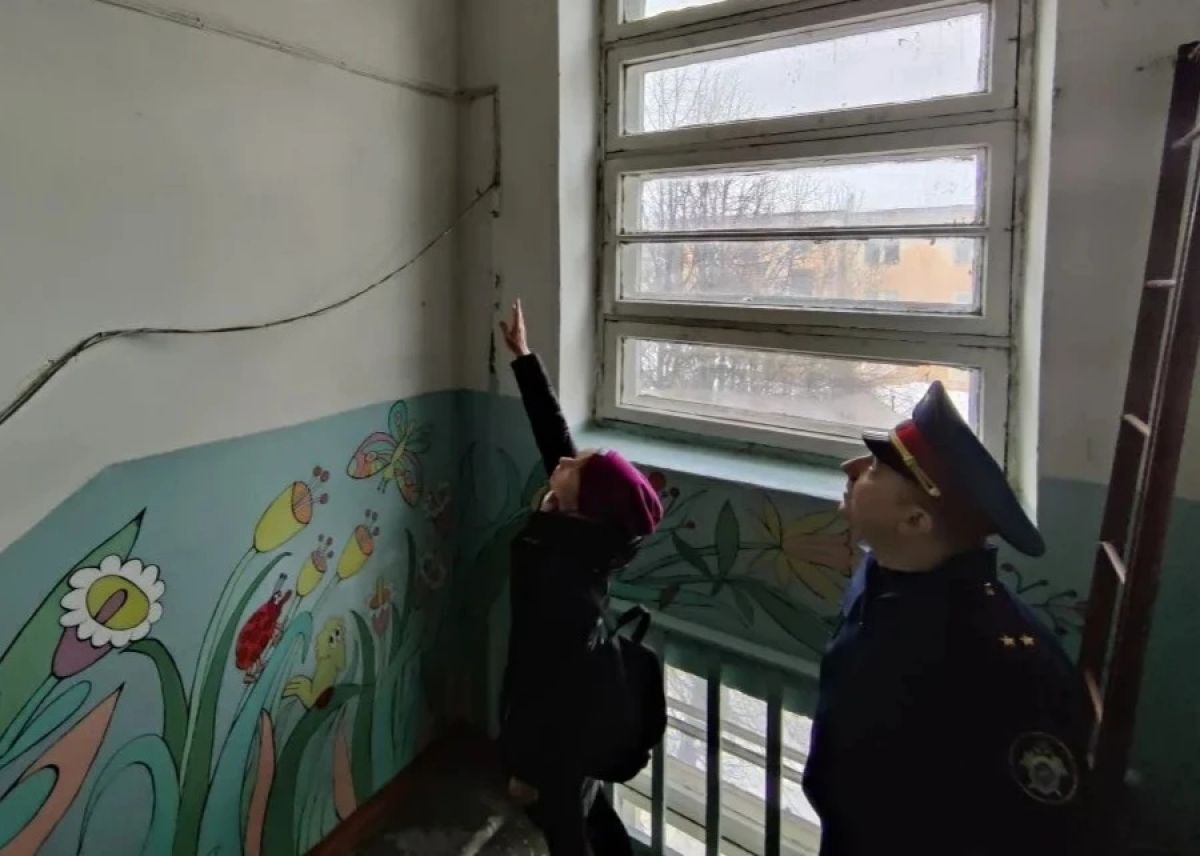 СК возбудил уголовное дело о халатности из за отсутствия капремонта в калужском доме kaluganews ru fn 1803642 html Жители калужского дома пожаловались на аварийное состояние жилья и отсутствие ремонта Следственный комитет начал проверку и уголовное дело Кто виноват и какие меры примут в материале Прислать новость Подписаться Мы в MAX