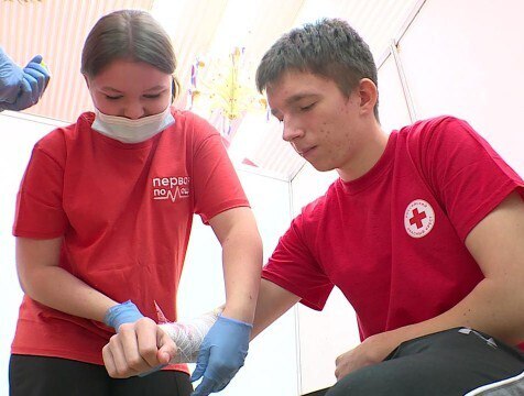 Калужские команды отправятся на всероссийский чемпионат по первой помощи Школьники студенты колледжа и вуза из региона стали победителями областных соревнований которые прошли при поддержке Движения Первых и Красного Креста http gtrk kaluga ru news obschestvo news 58273