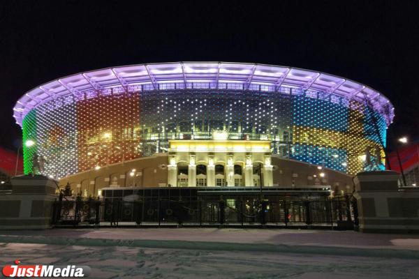 У «Екатеринбург Арены» со стороны Пирогова в этом году не будет катка. Информация об этом появилась в ТГ спортивного объекта.   «К сожалению, каток «Арена Парк» в этом сезоне не откроется. На земельном участке, где он располагался, скоро появится парк», — говорится в сообщении.   Проект парка в границах Татищева-Пирогова-Крылова планируется разработать за зиму и весну 2025 года, а летом уже начнутся работы.