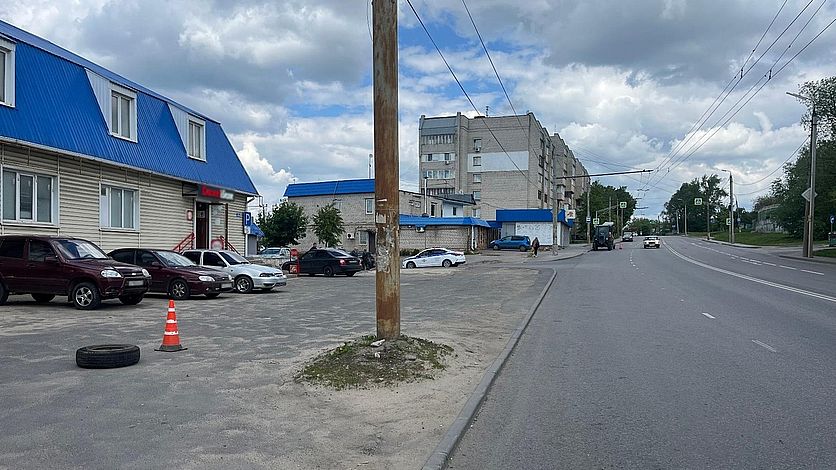 В Орле женщина пострадала от отлетевшего от трактора колеса Госпитализация ей не понадобилась ДТП случилось утром 20 мая на улице Паровозной Вести-Орел. Подписаться