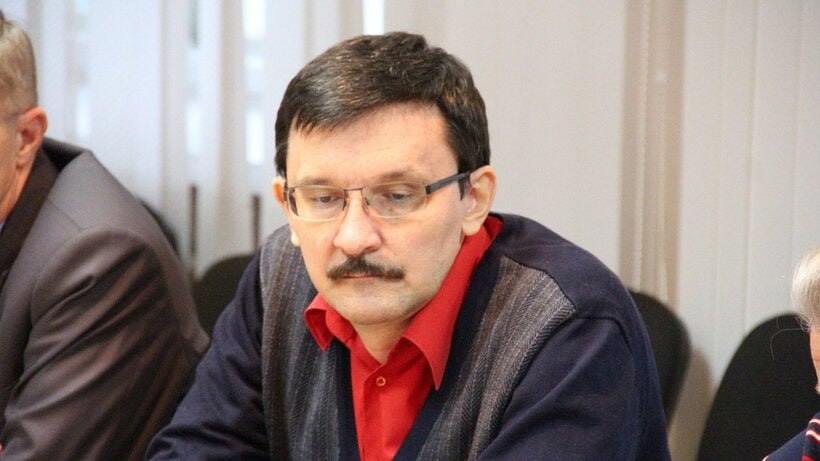 Экс депутата Саратовской областной думы Дмитрия Чернышевского включили в реестр иноагентов Сегодня 24 октября минюст РФ пополнил реестр иностранных агентов Средин них оказался бывший депутат Саратовской областной думы Дмитрий Чернышевский Он был депутатом четвертого и шестого созывов регионального заксобрания от Единой России Распространял недостоверную информацию о принимаемых органами публичной власти Российской Федерации решениях и проводимой ими политике а также недостоверные сведения направленные на формирование негативного образа Вооруженных Сил Российской Федерации Выступал против специальной военной операции на Украине Проживает за пределами Российской Федерации сообщили о Чернышевском в минюсте Также в список минюста попали журналистки Нино Росебашвили и Ирина Кузьмичева востоковед Руслан Сулейманов проекты Сердитая Чувашия и Усть Кут24 признаны минюстом РФ иностранными агентами Заходите на наш сайт это очень помогает редакции   glush media news view id 5358