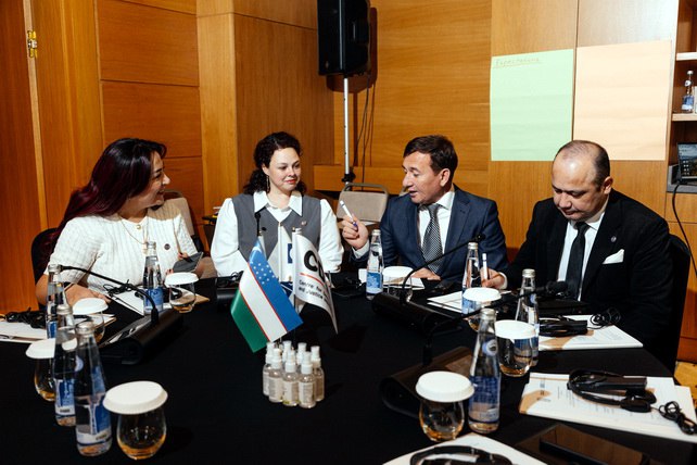 ОБСЕ делится международным опытом по защите прав человека в суде и при задержании Координатор проектов ОБСЕ в Узбекистане совместно с Центром развития и правосудия CDJI провёл 11 12 ноября в Ташкенте семинар на тему Обеспечение процессуальных гарантий и защита прав личности в ходе уголовного судопроизводства English O zbek tilida Ўзбек тилида На русском iOS Android