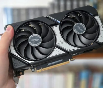В сети появились превью-обзоры GeForce RTX 5060 от ряда зарубежных СМИ — карту сравнили с RTX 3060 Сразу несколько зарубежных тематических порталов опубликовали превью-обзоры грядущей массовой видеокарты GeForce RTX 5060. В их число входят издания GameStar, Tom s Guide, Jeuxvideo и GamesRadar. NVIDIA предоставила этим порталам превью-драйвер и позволила провести несколько тестов графического ускорителя в актуальных играх, однако специалисты были существенно ограничены в возможностях. Читать далее