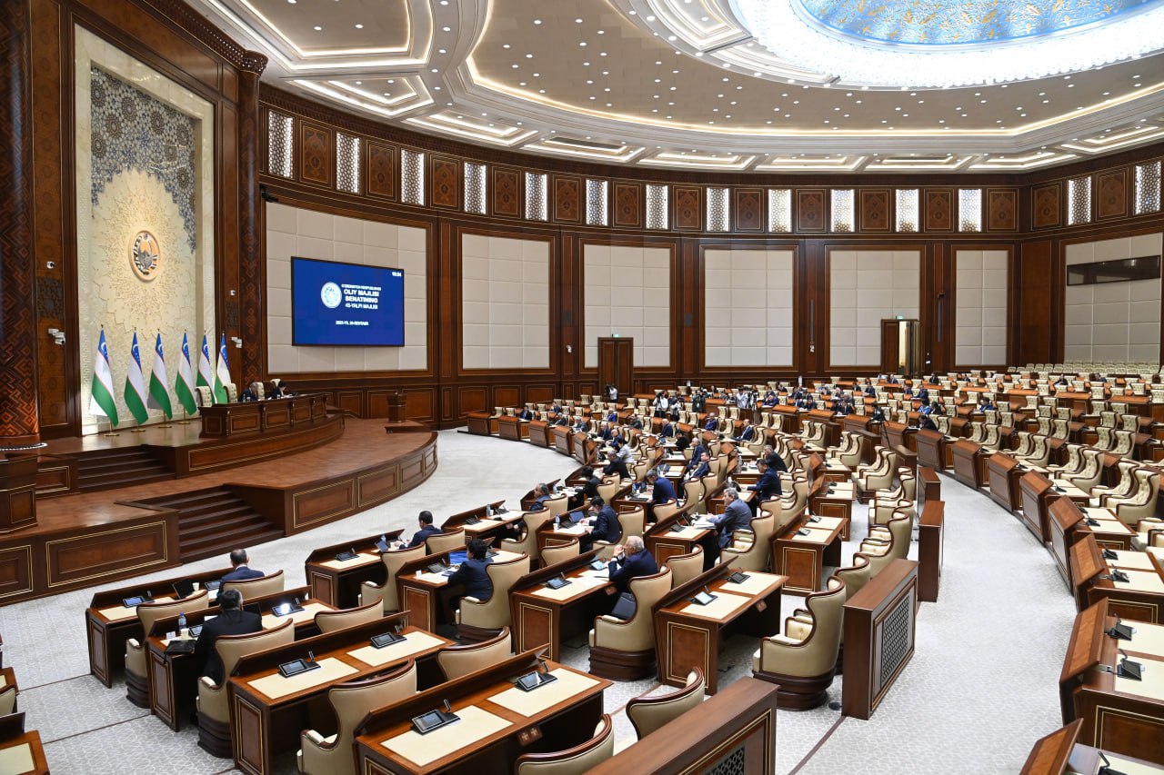 Сенат взял под контроль случай принуждения к сбору хлопка в Сурхандарьинской области В Сурхандарьинской области заместитель хокима Сариасийского района по делам семьи и женщин Дилфуза Тошматова потребовала от активистов махалли организовать выход около 150 человек на хлопкоуборку На ситуацию отреагировала Национальная комиссия по вопросам противодействия торговле людьми и обеспечению достойного труда Подробнее   anhor uz news senat 17 anhoruz Новости события мнения Мобильное приложение IOS Android
