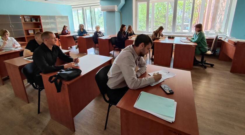 Архивная служба ЛНР создает Народный цифровой архив об участниках и событиях СВО. Об этом ведомство сообщило в своем Телеграм-канале. «По поручению Президента РФ в нашем регионе проводится масштабная работа по сбору данных об участниках и событиях СВО. В базу данных войдут: фото, видео, аудиоматериалы; воспоминания об участниках; информация о гуманитарных акциях и патриотических проектах», — говорится в сообщении. В ведомстве призвали жителей Республики также принять участие в сборе данных. Материалы можно приносить по адресу: Луганск, улица Советская, 85. #ГодЗащитникаОтечества