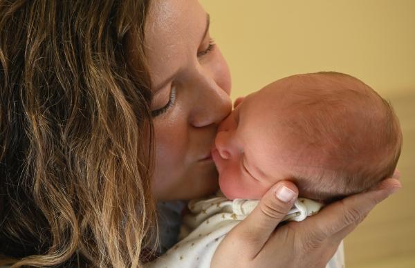 В Москве новорождённым стали чаще давать имя Татьяна В прошлом году в столице так назвали свыше 200 младенцев что на 25 больше чем годом ранее По итогам 2025 го имя Татьяна заняло 60 е место в списке самых популярных Об этом ТАСС рассказала начальник управления ЗАГС Москвы Светлана Уханева Подписаться на Говорит Москва Telegram VK MAX