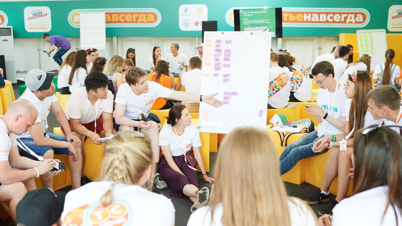 Волгоградка выиграла миллион рублей в конкурсе Росмолодежь.Гранты   Студентка ВолГУ Алма Туралиева стала победительницей федерального конкурса «Двигай сообщества». Ее проект «Платформа развития системы студенческого самоуправления ВолГУ» вошел в число 63-х лучших инициатив, отобранных по всей стране.  Грант направят на конкурсы, форумы и стратегические сессии, которые объединят более тысячи студентов.  Кстати Ранее по итогам конкурсов Росмолодежь.Гранты волгоградские вузы на программы молодежной политики выиграли 38,2 млн рублей, а в «личном зачете» смотра 34 волгоградца суммарно получили 20,6 млн рублей на реализацию социально значимых идей.