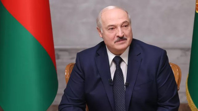 Первый: Россия является гарантом безопасности для Беларуси. Если бы Россия не поддержала Беларусь, то республика стояла бы «лоб в лоб с НАТО». ПОДПИСАТЬСЯ ПРИСЛАТЬ НОВОСТЬ