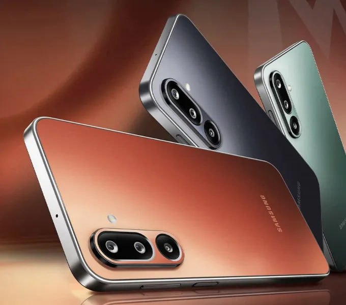 Samsung сегодня представила в Индии смартфон Samsung Galaxy M36. Монстром автономности он не является емкость аккумулятора — 5000 мАч, максимальная мощность зарядки — 25 Вт , но Samsung преподносит его как монстра ИИ: аппарат наделен некоторыми функциями Galaxy AI. Galaxy M36 получил экран AMOLED с диагональю 6,7 дюйма, разрешением Full HD и кадровой частотой 120 Гц. Защиту дисплея обеспечивает закаленное стекло Gorilla Glass Victus+. В основе аппаратной платформы лежит SoC Exynos 1380. Фронтальная камера — 13-мегапиксельная, основная — с датчиками разрешением 50 с OIS , 8 и 2 Мп. Есть адаптеры Wi-Fi 6 и Bluetooth 5.3. Корпус выполнен из пластика. Толщина устройства — 7,7 мм, масса — 197 граммов. Galaxy M36 получил Android 15 с интерфейсом One UI 7.0 из коробки, в будущем он получит шесть версий Android — вплоть до Android 21 включительно.