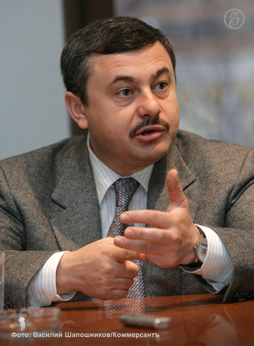 Умер бывший губернатор Новгородской области Михаил Прусак сообщил врио главы региона Александр Дронов Ему было 65 лет Господин Прусак возглавлял Новгородскую область с 1991 по 2007 год Кто то считал что он был резок и неудобен но Михаил Ъ Прусак всегда отстаивал свою позицию и интересы ставшей ему родной Новгородчины Михаил Прусак родился 23 февраля 1960 года Окончил Высшую комсомольскую школу при ЦК ВЛКСМ Был депутатом Верховного совета СССР затем Совета федерации С 1991 по 1995 годы работал главой администрации Новгородской области kommersant