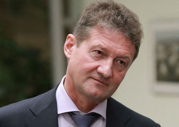 Один из самых влиятельных бизнесменов Урала миллиардер Андрей Козицын вернул себе пост генерального директора УГМК. Как следует из данных сервиса Rusprofile, Козицын занял должность гендиректора ОАО «Уральская Горно-Металлургическая Компания» 3 июля 2025 года. До этого гендиректором компании был Эльфат Исмагилов. Официально УГМК не сообщала о кадровых перестановках и их причинах. Козицын покинул пост гендиректора УГМК в 2022 году на фоне санкций со стороны западных стран. Кроме того, он считается одним из основных акционеров УГМК и входит в список богатейших людей России по версии Forbes. : sverdlovsk.er.ru
