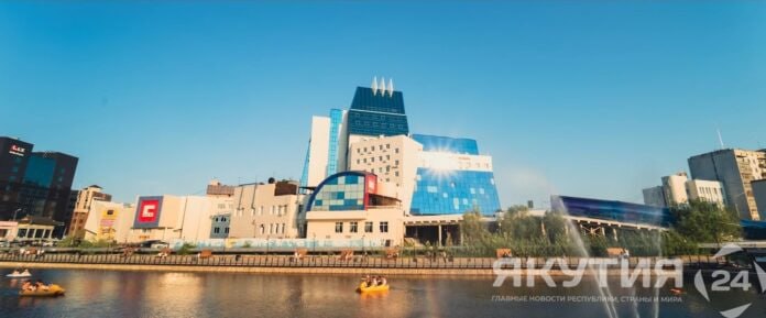 София и Михаил — самые популярные в РФ имена для детей в 2025 году Фото: Семен Аммосов / «Якутия 24» Согласно данным в распоряжении РИА Новости, самые популярные имена для детей в России в текущем году — София и Михаил. Первое получили с начала года 7 177 девочек, а второе 8 330 мальчиков. Женские имена Втором по популярности имя — Ева 6226 детей , третье — Анна 5926 . Далее идут — Мария 5326 и Варвара 5299 . Мужские имена Второе по популярности мужское имя в текущем году — Александр 7397 детей , третье — Артем 6588 , четвертое — Матвей 5636 , а пятое — Тимофей 5393 . Фото: ЯКУТИЯ24