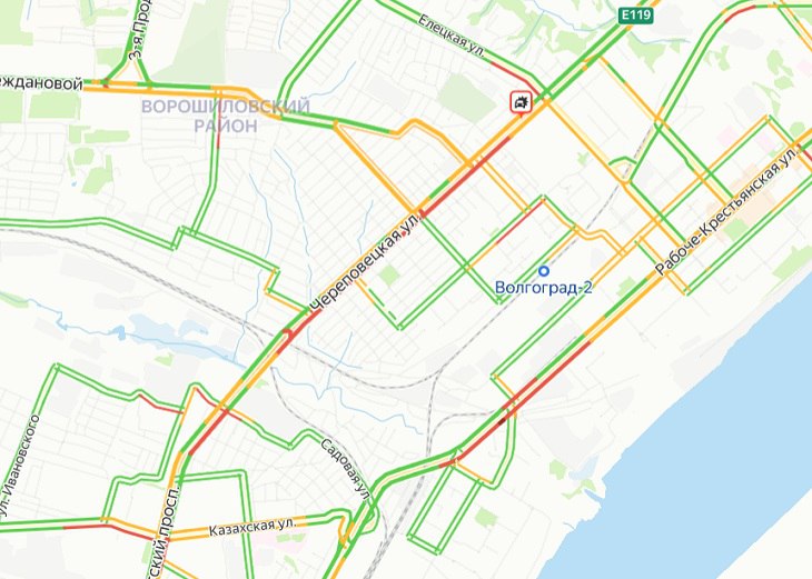 Согласно данным онлайн-сервиса Яндекс Пробки, протяженность транспортного затора составляет уже три километра по направлению в Центральный район. Затруднения отмечаются и на встречной полосе. Загружен перекресток улиц Елецкая и Череповецкая.  – Тем, кто только выезжает на работу, очень советуем выбирать другой маршрут. Вторая Продольная встала «колом», – предупреждают водители.