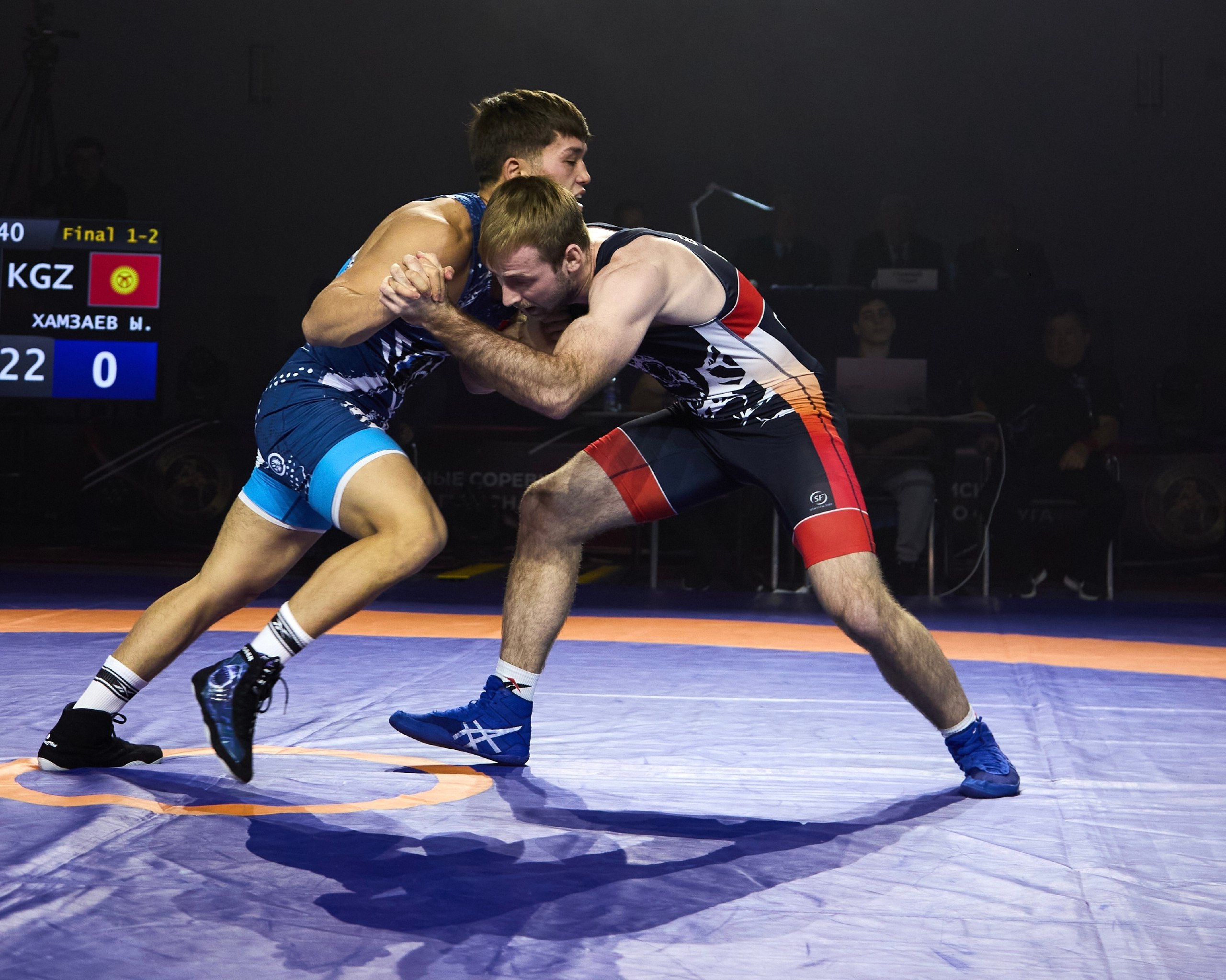 На Ямале пройдут международные соревнования по спортивной греко римской борьбе на призы губернатора округа Порядка 100 спортсменов из разных регионов России и зарубежья встретятся 15 и 16 ноября в центре единоборств Северный характер в Тарко Сале Соревнования в статусе международных состоятся в регионе во второй раз По итогам соревнований будут выявлены победители и призеры в 10 весовых категориях от 55 до 130 кг Они будут награждены кубками медалями поясами чемпионов дипломами и денежными призами Подробнее ЯмалСпорт СпортивнаяБорьба Ямал Спорт Мы в MAX