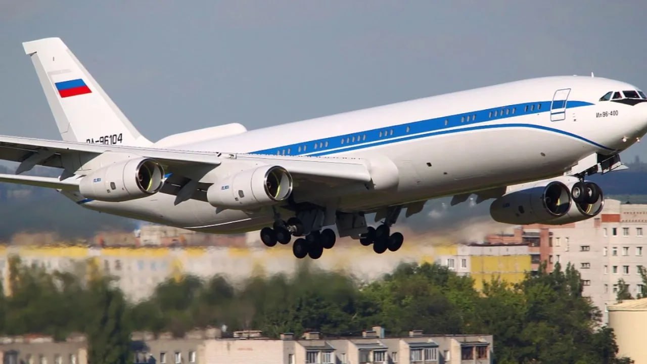 К восстановлению аэропортов в Донецке Мариуполе и Луганске планируют приступить в 2028 году Минтранс России планирует восстановить аэропорты в Донбассе и Новороссии Строительство терминалов в Донецке Мариуполе и Луганске могут начать в 2028 году Об этом представители ведомства рассказали на заседании президиума Совета законодателей в Госдуме В части объектов воздушного транспорта хотел бы отметить что мы запланировали восстановить аэропорты в Донецке Луганске Мариуполе а также Херсоне и Запорожье Мы ждем только прекращения боевых действий и возможности работать И по нашим планам начиная с 2028 года мы начнем активную стадию восстановления сообщил первый замглавы Минтранса РФ Константин Пашков По его словам до 2028 года планируется завершить строительство автодороги в обход Мариуполя Пашков добавил что с 2026 по 2030 год в исторических регионах предполагают расширить еще 309 километров автомобильных трасс На проведение их ремонта и восстановление в федеральном бюджете заложили порядка 700 миллиардов рублей Общий объем средств на восстановление транспортной инфраструктуры в ДНР ЛНР Запорожской и Херсонской областях с 2022 по 2030 год составит более 930 миллиардов рублей ВАРМСУ СМО ДНР Подписывайтесь ВАРМСУ СМО ДНР Подписывайтесь