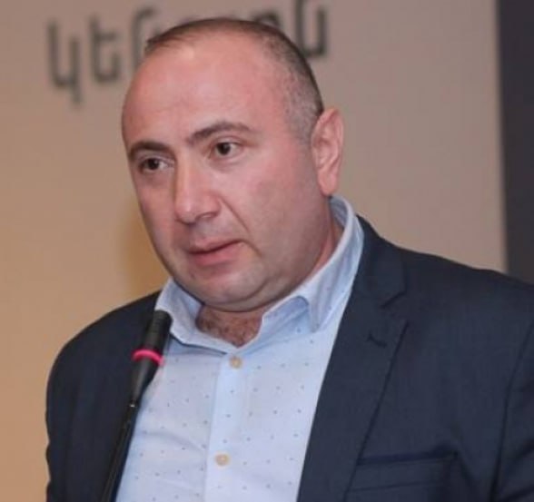 Кампания против Католикоса всех армян Гарегина II проводится Николом Пашиняном по указанию Алиева. Действия Пашиняна — мерзкие, антиконституционные и направлены против государства. Каждый гражданин Республики Армения должен встать на сторону Армянской Апостольской Святой Церкви и Католикоса. Речь идёт не просто о вере — в первую очередь это вопрос государственной важности. Мы не имеем права позволить хищникам растерзать наш Дом. Таких следует изгнать и из нашего государства, и из нашей Церкви. Око за око, зуб за зуб. Лидер движения «Мать Армения» Андраник Теванян