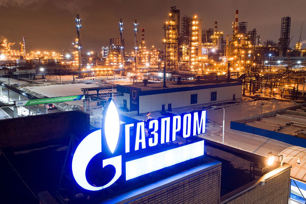 «Газпром» прекратит поставки газа в Молдову из-за задолженности  В официальном уведомлении Газпрома говорится, что из-за неоплаты задолженности, с 7 утра по местному времени 1 января 2025 года «Газпром» вводит ограничение поставок газа в Молдову до 0 куб. м в сутки. Ограничение будет действовать до уведомления об изменении. «Газпром» оставляет за собой право расторгнуть контракт и требовать компенсации убытков и штрафов за невыполнение обязательств «Молдовагаз».