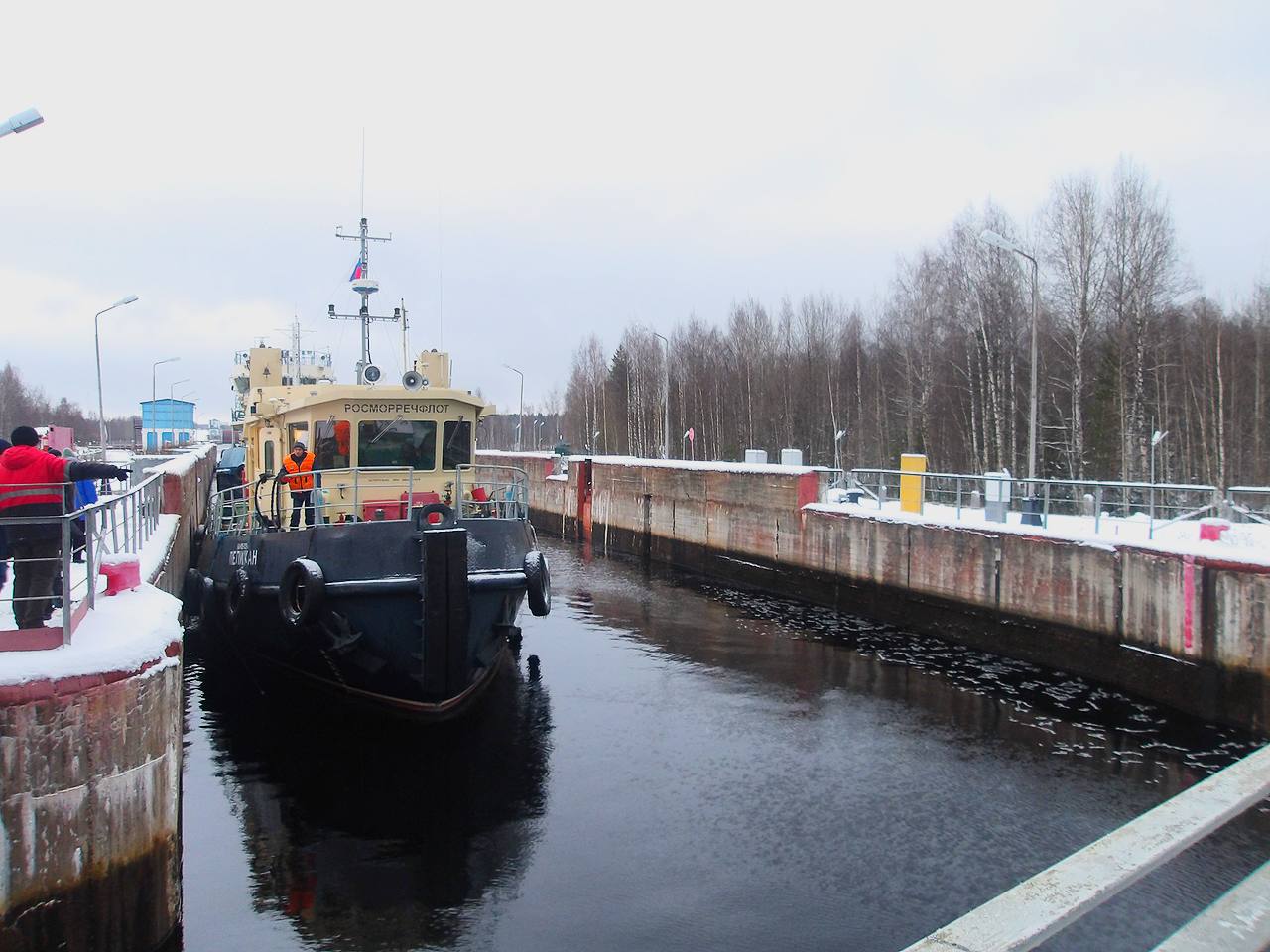 По Беломорско Балтийскому каналу перевезли более 206 тыс тонн грузов Объём перевозок вырос на 1 1 по сравнению с прошлым годом Итоги навигации подвели в Администрации Беломорканал Росморречфлот в MAX ВК