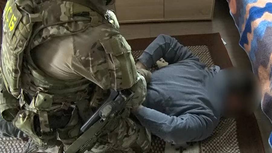 7 лет тюрьмы за поддержку терроризма получит житель Херсонщины. 37-летний мужчина оправдывал преступников в местных чатах. Думал, что никто этого не заметит. Но в гости оперативно постучались силовики и отправили в суд, где за свои комментарии пришлось отвечать. Пока кнопочный «герой» ждёт приговора, но уже ясно, что в ближайшие годы у него будет много времени чтобы подумать над своим поведением. Подписаться Наш чат