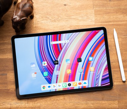 Планшет Redmi Pad 2 Pro получит SoC Snapdragon 7s Gen 4 и 12 1 дюймовый 2 5K дисплей на 120 Гц Как сообщает GSMArena благодаря утечке рекламных материалов стали известны некоторые характеристики будущего планшета Redmi Pad 2 Pro от китайской корпорации Xiaomi В основу устройства ляжет SoC Qualcomm Snapdragon 7s Gen 4 Базовая версия получит 6 ГБ оперативной памяти и 128 гигабайтный флеш накопитель