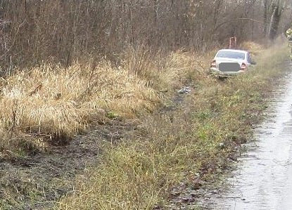 В Зуевке насмерть сбили пешехода На улице Свердлова 21 летний водитель Лады Калина совершил наезд на 66 летнего мужчину В результате происшествия пешеход скончался на месте ДТП Водитель с места ДТП скрылся но вскоре был задержан сотрудниками полиции