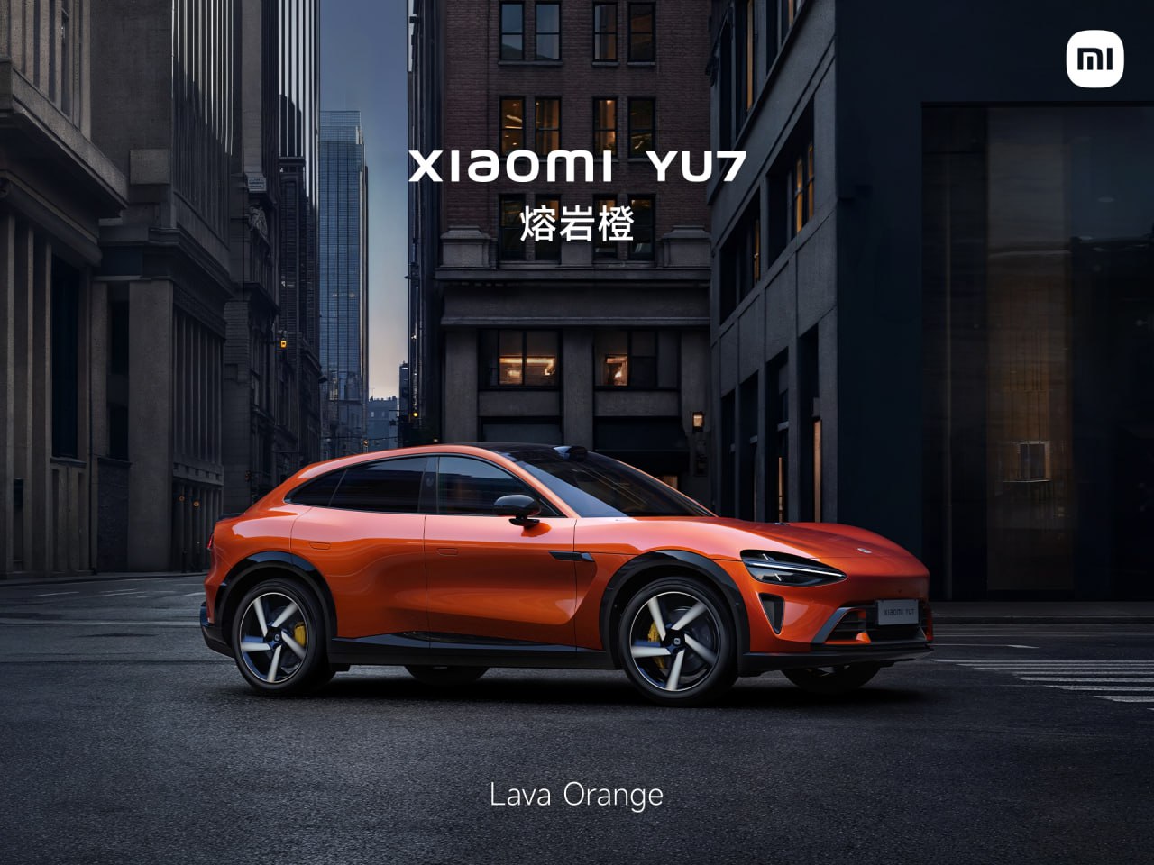 Про второй автомобиль Xiaomi YU7 Только что завершилась большая конференция Xiaomi в Пекине, на которой были представлены важные продукты: смартфон и умные часы на собственных платформах, флагманские продукты из категории крупной бытовой техники, но все это не так важно, потому что показали Xiaomi YU7. Цены еще нет, скорее всего, по автомобилю будет отдельная презентация, но короткие выводы можно сделать уже сейчас. Выпустив кроссовер YU7, компания почти наверняка продолжит укреплять свои позиции на автомобильном рынке Китая. Нет ни одной причины, чтобы китайский Иван не захотел купить этот автомобиль с божественным итальянским дизайном я сейчас без иронии . Просто посмотрите на фото. А дальше будет гибридный семейный кроссовер, и, если все пойдет как сейчас, Xiaomi станет одним из самых громких автомобильных имен Китая и начнет глобальную экспансию. С тремя автомобилями и историей разработки всего в 5 лет, да. Электротехника