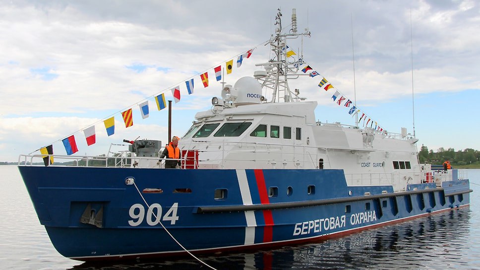 Минобороны России подало иск в Арбитражный суд Москвы к ПАО «Судостроительный завод "Вымпел"» на сумму более 2,6 млрд руб. Информация об иске размещена в картотеке арбитражных дел. Подробности требований не раскрываются, дата заседания пока не назначена. Завод «Вымпел» входит в Объединенную судостроительную корпорацию и выпускает ракетные и патрульные катера. Фото: Пресс-служба правительства Ярославской области Еще больше новостей — в Telegram-канале «Ъ-Ярославль»