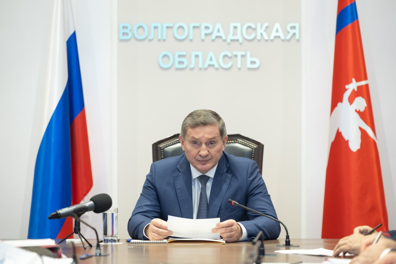 Андрей Бочаров обсудил реализацию проектов и программ развития в Волгоградской области В 2025 году работы развернуты на 325 объектах капитального строительства реконструкции ремонта и благоустройства из которых работы уже завершены на 181 социально значимом объекте На 144 объектах работы продолжаются из них более 100 объектов планируются к сдаче до конца текущего года заявил губернатор На реализацию в этом году выделено более 42 млрд рублей уже профинансировано более 36 млрд рублей Подписаться Перейти на сайт MAX