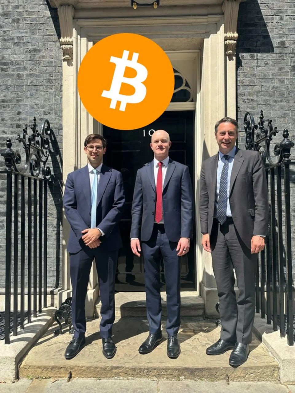 CEO Coinbase встретился с британскими чиновниками Глава Coinbase Брайан Армстронг провёл встречу с представителями британского правительства для обсуждения будущего крипторегулирования. Темы: прозрачные правила, развитие Web3, стимулирование инноваций и укрепление позиции Великобритании как криптохаба Европы. Армстронг ранее говорил, что Coinbase может усилить фокус на UK, если США продолжат давить на индустрию. Лондон — новая столица крипты? Chat / Чат Subscribe / Подпишись Buy Stars without KYC Наш бот с комбо / Our bot with combo Поддержи канал / Boost channel