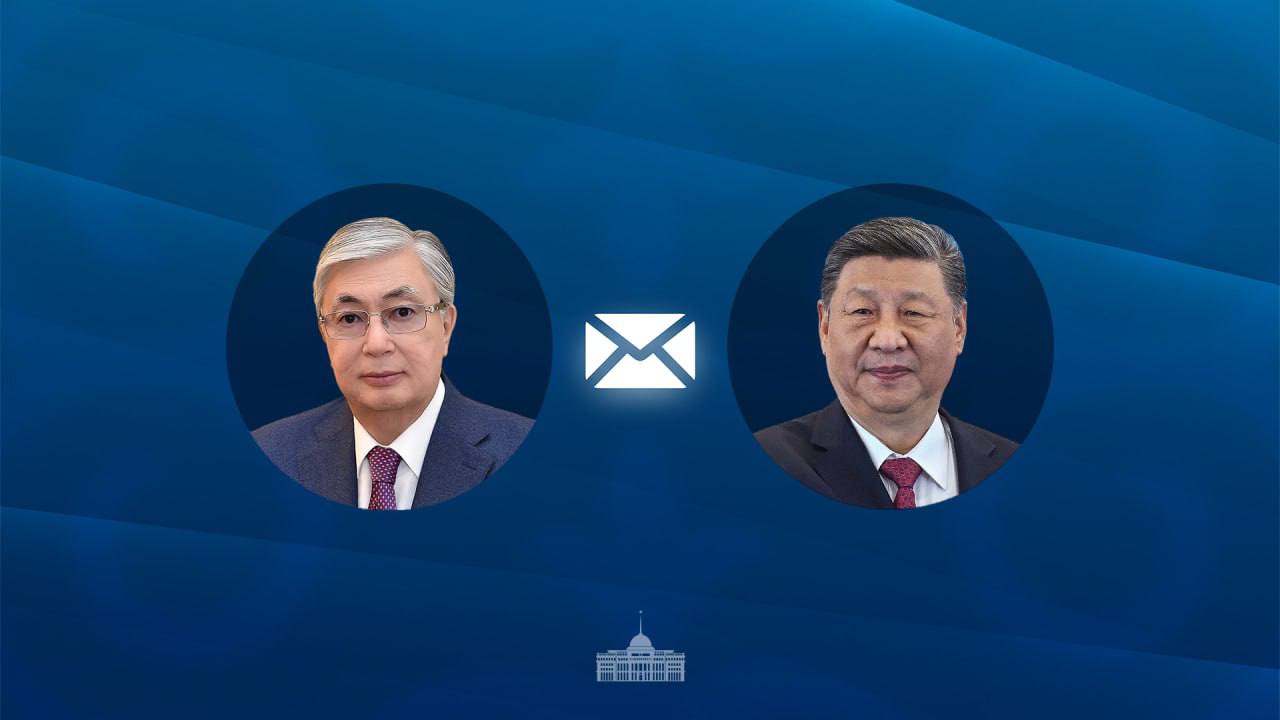 Глава государства направил телеграмму Председателю КНР Си Цзиньпину Президент Касым Жомарт Токаев выразил Председателю Си Цзиньпину признательность за гостеприимство и теплый прием оказанные делегации Казахстана во время официального визита в Китай Глава государства высоко оценил итоги переговоров с лидером КНР а также выразил готовность и далее прилагать усилия в целях укрепления многогранного двустороннего сотрудничества
