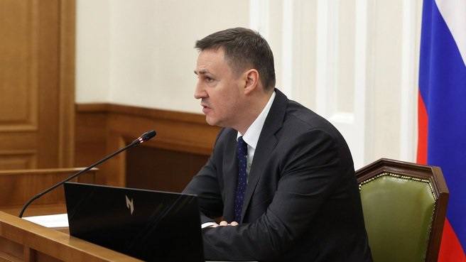 Губернатор Андрей Бочаров принял участие в видеоселекторе под руководством Заместителя Председателя Правительства России Дмитрия Патрушева На совещании рассмотрены вопросы проведения весенних полевых работ, мониторинга состояния озимых культур, оказания государственной поддержки аграриям.