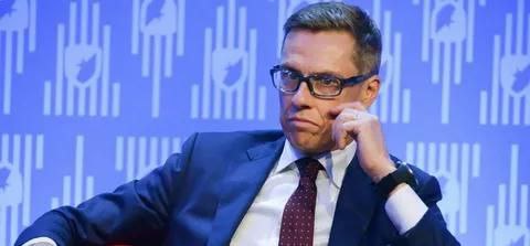 Президент Финляндии признал конец эпохи западного доминирования. Александр Стубб заявил, что мир вступает в новую эру — с многополярным и всё более хаотичным порядком. По его словам, Запад теряет прежнее влияние, а текущая ситуация напоминает перемены после мировых войн и холодной войны. В таких условиях, подчеркнул финский лидер, странам вроде Финляндии жизненно необходимы близкие союзники, чтобы совместно укреплять оборону и безопасность. НАШИ РЕСУРСЫ: Telegram Tik-tok YouTube RUTUBE