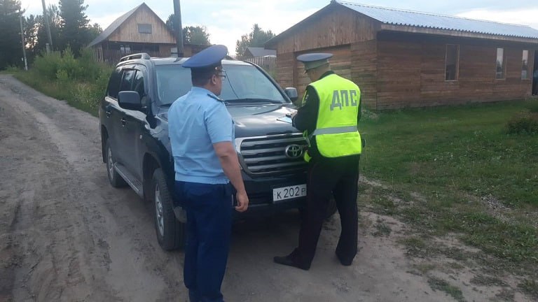 Прокуратура Томского района Томской области взяла под контроль выяснение причин и обстоятельств дорожной аварии, в которой погиб пятилетний мальчик Трагедия произошла около семи часов вечера 2 июля в селе Корнилово Томского района. Подробнее – на Бабре #томск