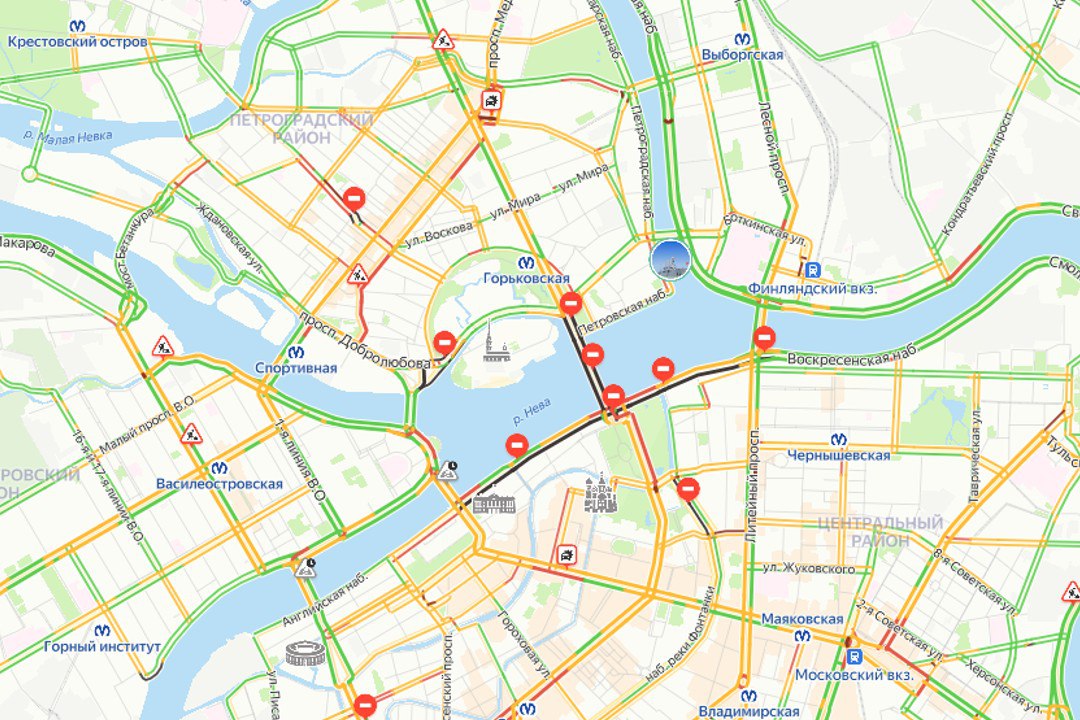 В центре Петербурга перекрыто несколько набережных Не проехать сейчас по участкам Мытнинской, Кронверкской и Дворцовой набережных. Ограничения держатся с 11 утра и, вероятно, связаны с разъездами президента Венесуэлы Николаса Мадуро. Хотя причина перекрытий не уточняется. Ранее для автомобилей перекрывали Дворцовый и Литейный мосты, а также был затруднен проезд по Биржевому мосту и Каменноостровскому проспекту. А в целом дорожная обстановка в городе спокойная, всего на два балла по шкале пробок. : Яндекс.Карты : СПб — отдай свой буст нам