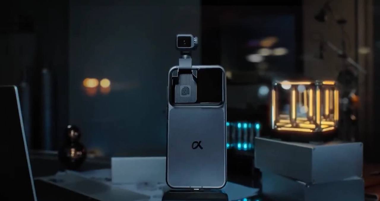 Honor покажет складной Magic V6 и робофон 1 марта Honor готовит крупную презентацию на MWC 2026 мероприятие пройдёт 1 марта и главной звездой станет новый складной флагман Magic V6 По утечкам смартфон может получить батарею на 7000 мАч что для гибких устройств звучит очень мощно и может серьёзно ударить по конкурентам в плане автономности Но ещё интереснее другое компания анонсирует загадочный Honor Robot Phone Судя по описанию это гибрид смартфона и мобильного робота с продвинутым возможностями съёмки хотя деталей пока минимум Посмотрим будет ли это реально полезно или станет простой демонстрацией технологий