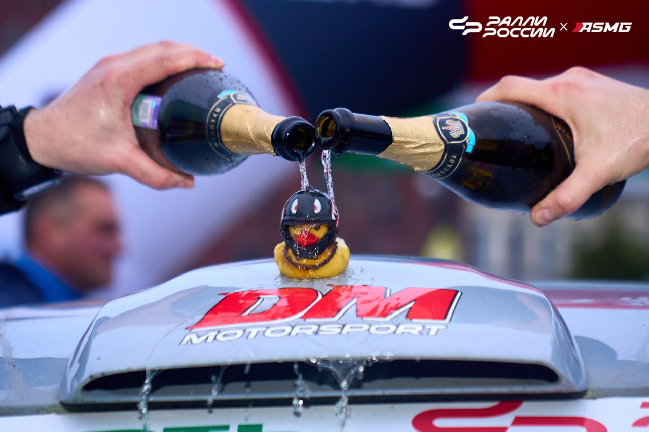 Звезды прошлого года какие планы на новый сезон В выходные участники Татнефть чемпионата России по ралли выйдут на старт первого этапа сезона 2026 года ралли Суворов В преддверии гонки мы попросили победителей и призёров прошлогоднего чемпионата поделиться с нами их планами на предстоящий сезон Ответы были получены самые разнообразные кто то будет отстаивать чемпионское звание а кто то решил дать возможность соперникам побороться за вакантное место чемпиона 2026 года Все подробности в материале на сайте ASMG ru