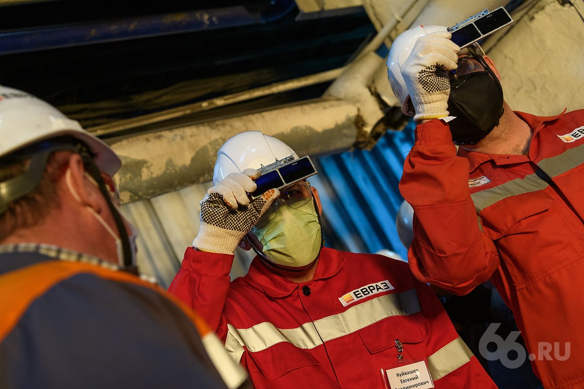 Свои активы в Нижний Тагил переводит Евраз Компания была зарегистрирована в Кузбассе Теперь Нижнетагильский металлургический комбинат стал публичным акционерным обществом а Западно Сибирский меткомбинат его филиалом На производство это не повлияет Зато с этой осени холдинг будет платить налоги в Свердловской области О переводе головной компании на Урал просил Денис Паслер   Новости из Екатеринбурга