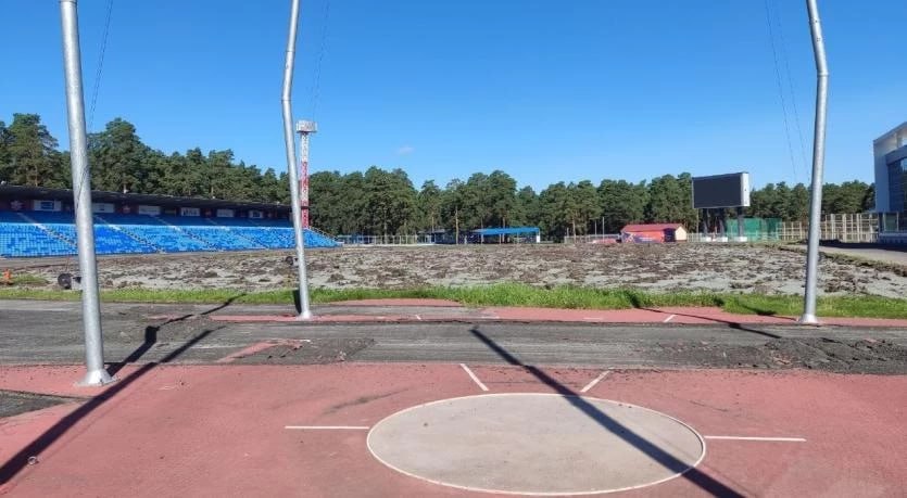 В Челябинске масштабно обновляют спортивные объекты  В текущем году отремонтируют сразу 16 спортивных объектов в школах, на стадионах и в спорткомплексах города.  ПОДРОБНЕЕ  URALPRESS.RU
