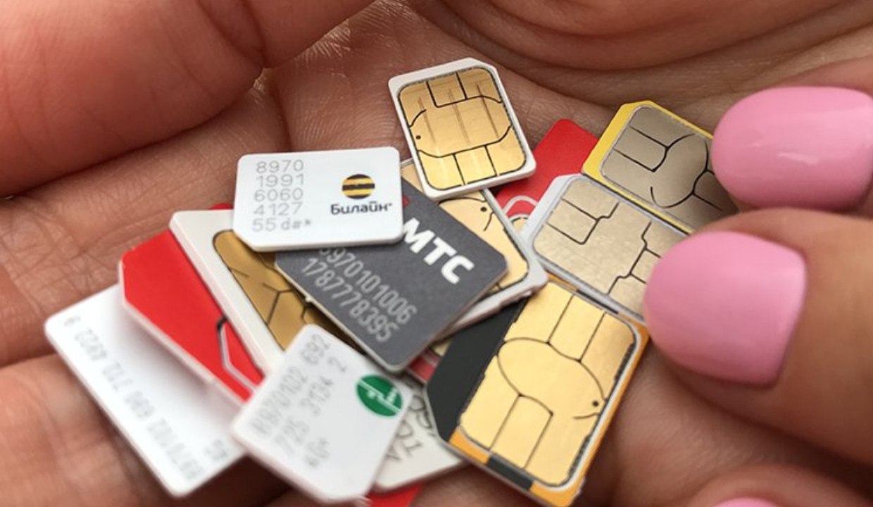 Россияне установили рекорд побегов от операторов По данным Минцифры в 2025 году был установлен рекорд по переходу между операторами мобильной связи этой услугой воспользовались 5 4 млн раз При этом пик активности пришелся на декабрь больше 650 тысяч перенесенных номеров Такой бум в том числе связан с новым механизмом арбитража принятым в сентябре 2025 отныне процесс курирует НИЦ Телеком что упростило перенос и снизило число отказов со стороны операторов Мой Компьютер