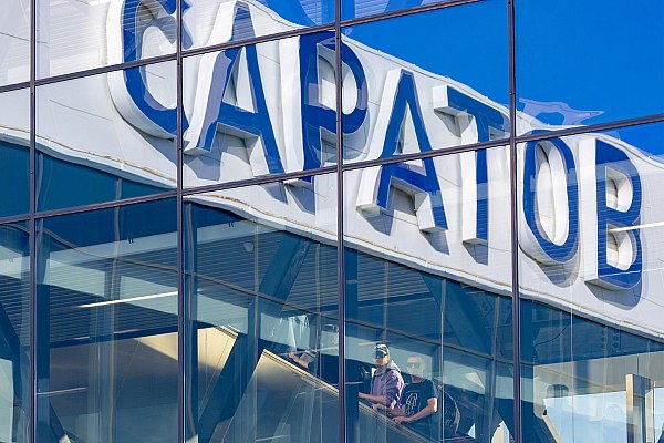 Авиакомпания «РусЛайн» с 28 июня 2025 года открывает рейсы Саратов – Сухум Авиакомпания «РусЛайн» с 28 июня 2025 года открывает прямые рейсы по направлению Саратов – Сухум. Об этом сообщает AVIA.RU. Как отмечается в сообщении пресс-службы авиаперевозчика, полеты из международного аэропорта «Гагарин» будут выполняться дважды в неделю – по понедельникам и субботам до конца октября этого года. Рейсы запланированы на 50-местных канадских самолетах Bombardier CRJ100/200. Время в пути составит 2 часа 55 минут. Вылет из Саратова планируется в 07:35, прибытие в Сухум – в 09:30. Вылет из Сухума – 13:05, прибытие в Саратов – в 17:00 время местное . aviaru.net/n284680