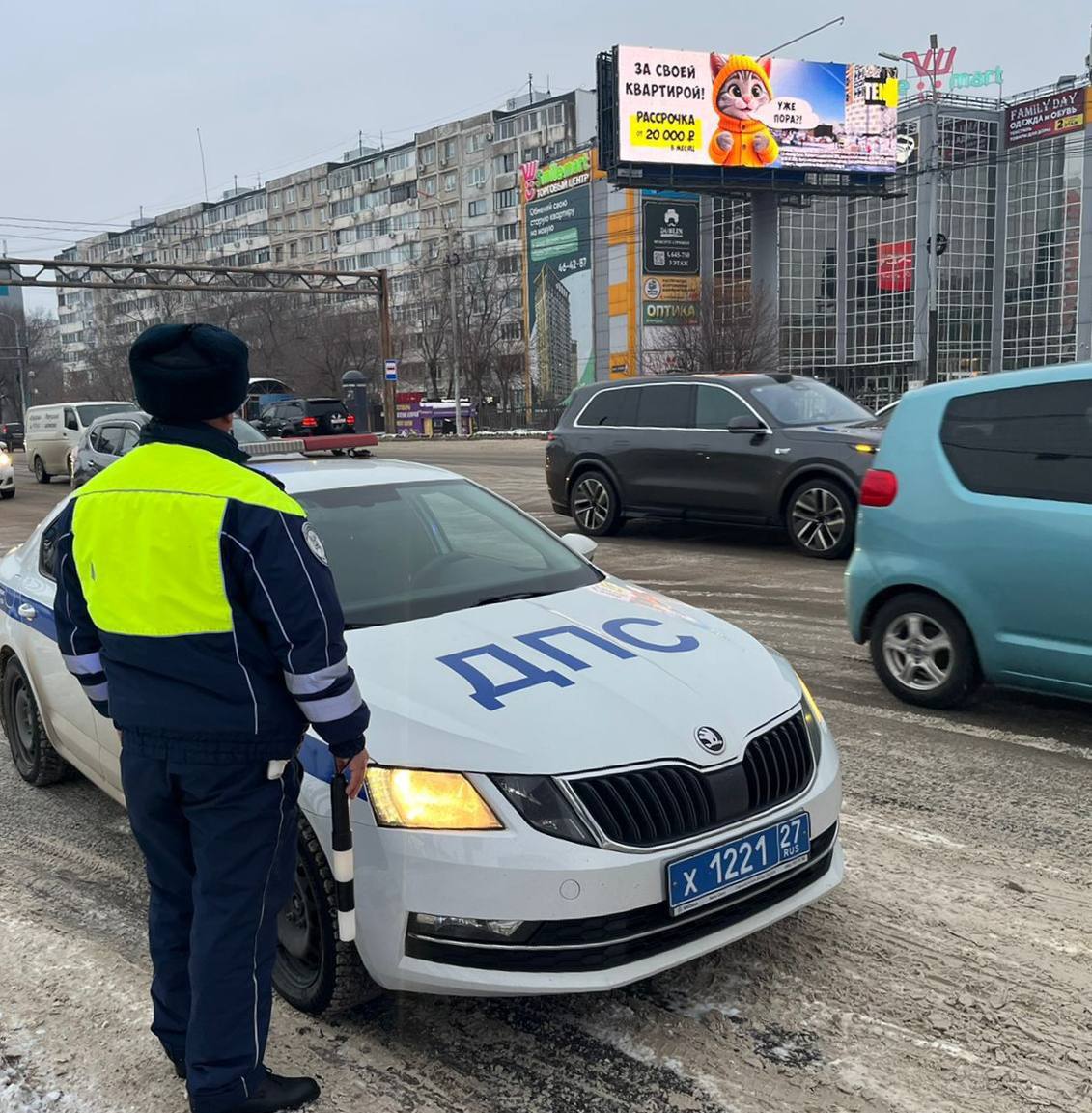 UPD На перекрестке улиц Павла Морозова Вахова поставили регулировщика В связи с проводимыми работами по замене светофорных объектов на пересечении улиц Павла Морозова и Вахова Госавтоинспекцией Хабаровска на данный участок дороги направлен экипаж ДПС для осуществления регулирования движения транспортно пешеходных потоков сообщили в ГАИ   Будь в курсе событий везде ОК VK MAX