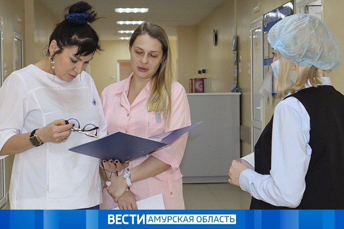 130 малышей родились в Приамурье за год благодаря ЭКО Больше сотни амурских семей успешно прошли процедуру экстракорпорального оплодотворения в этом году Благодаря ЭКО на свет появились 130 детей в том числе 20 двоен Всего за 12 месяцев амурские медики выполнили около 400 процедур ЭКО По статистике областного Минздрава к ней чаще всего прибегают женщины старше 35 лет Благодаря реализации национального проекта Семья такая услуга доступна бесплатно по полису ОМС Больше на сайте Мы в MAX